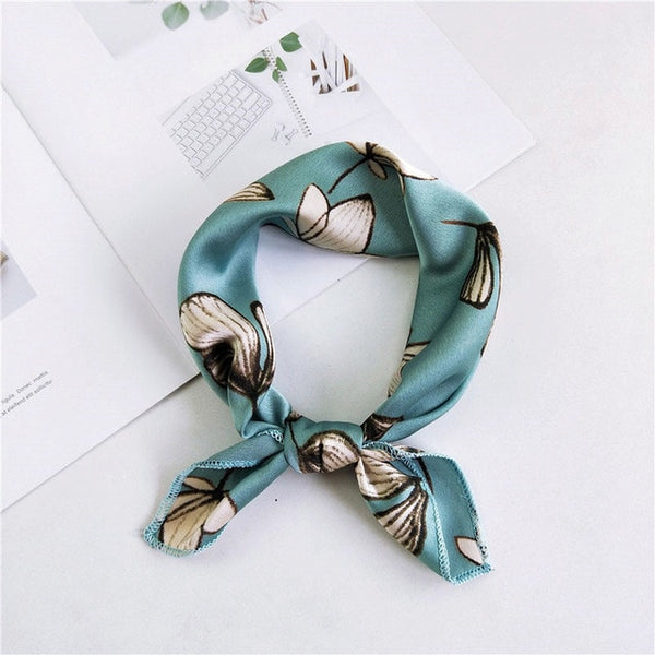 2019 New Women 50*50cm Spring Autumn Heart Print Small Square Scarves Female Headband Hair Tie Band Wrist Wrap Head Bandana